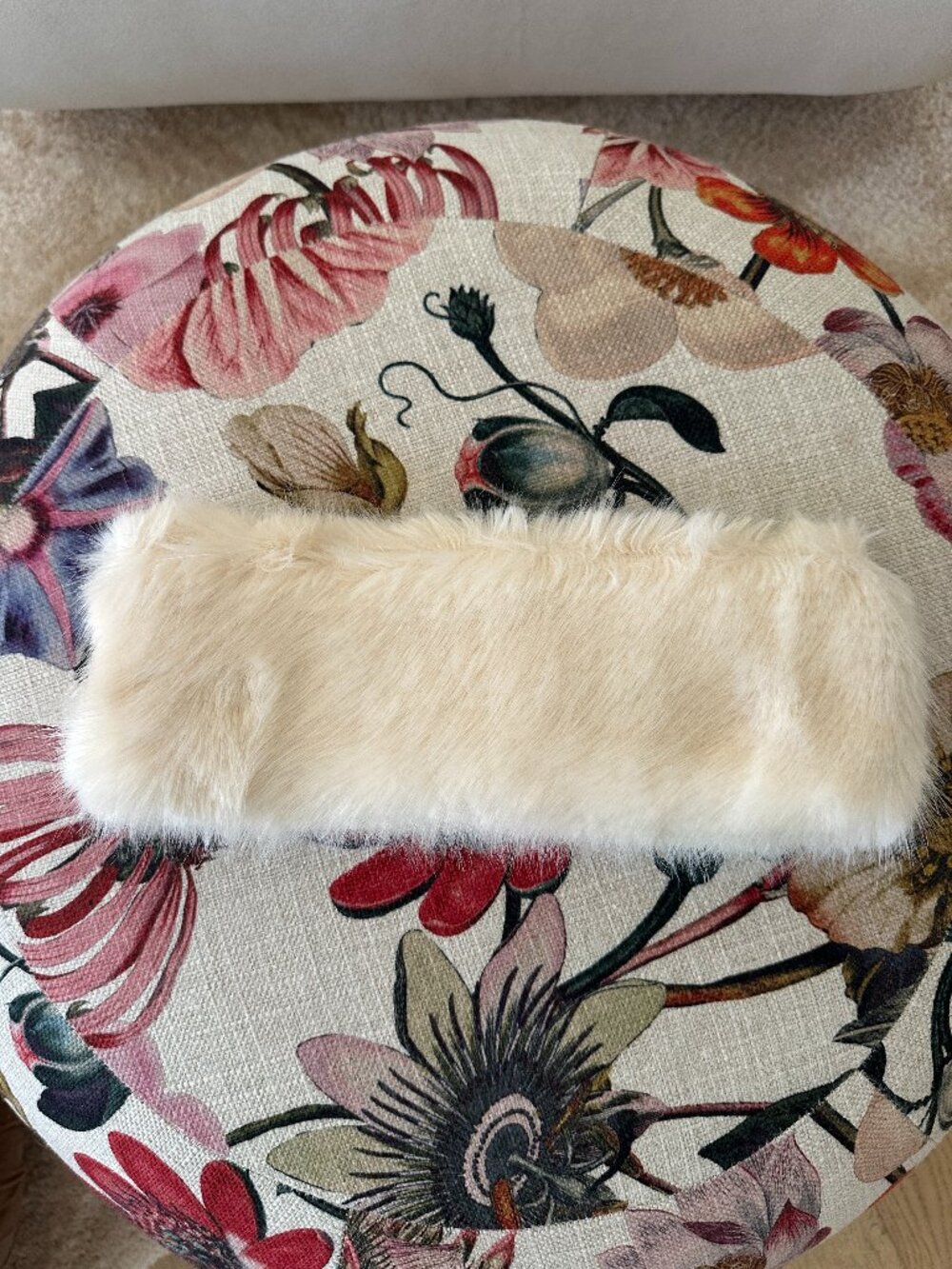 BARTS Amsterdam Faux Fur Headband – Ivory Cream – Soft & Cozy Winter Accessory